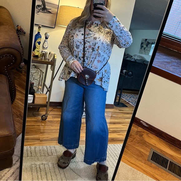 NWT Torrid Women's Blue wide leg cropped high rise vintage stretch sz 10 jeans - Picture 3 of 8